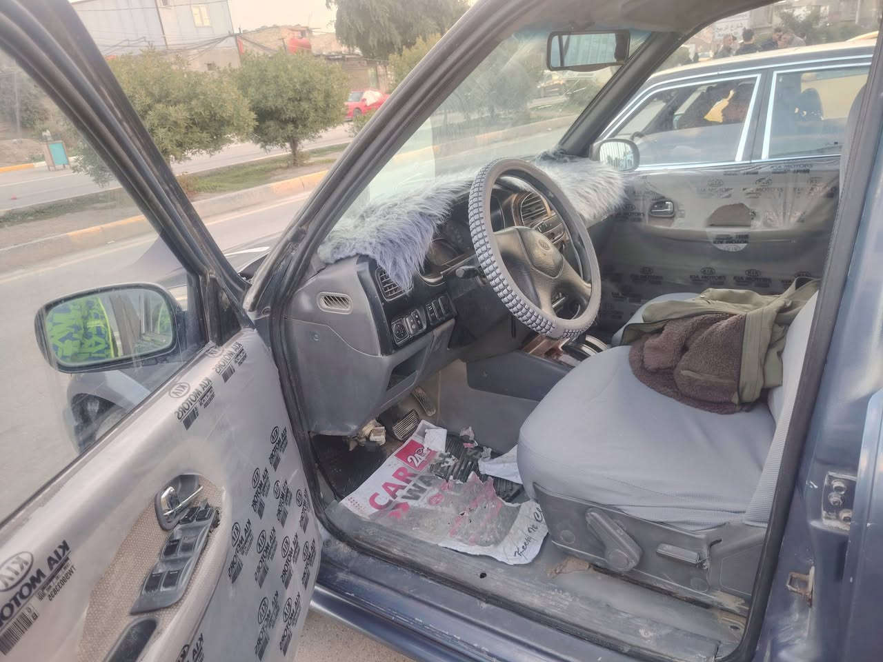 السلام عليكم كيا سبورتاج للبيع موديل 2001 سياره حلوه وجاهزه جير ومكينه حلوات تخمد غرفتها جديده جير ومكينه حلوات تحويل ثاني يوم مكان بغداد المنصور السعر سعر 40 وبيها مجال***********
