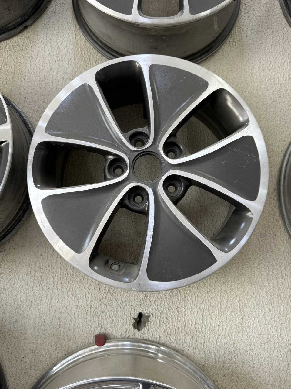 ❤️ترحب بكم خدمات دبي ❤️
سوينالكم عروض وخصومات شرفونه وبخدمتكم
 بيع وشراء ومراوس كافه انواع الويل كبات والويل حديد ويوجد لدينه صبغ حراري درجه اوله ولحيم وتعديل الويل باحدث الاجهزه   وبخدمتكم ضمان العمل موجود 
كاظم العلياوي [***********]
حسين العلياوي ***********                                                         العنوان
بغداد الطالبيه فلكه83 طالع ع كسره وعطش تجي البانزين خانه الكياره اول ما تعبره اول ستداره مقابيلك خدمات دبي
