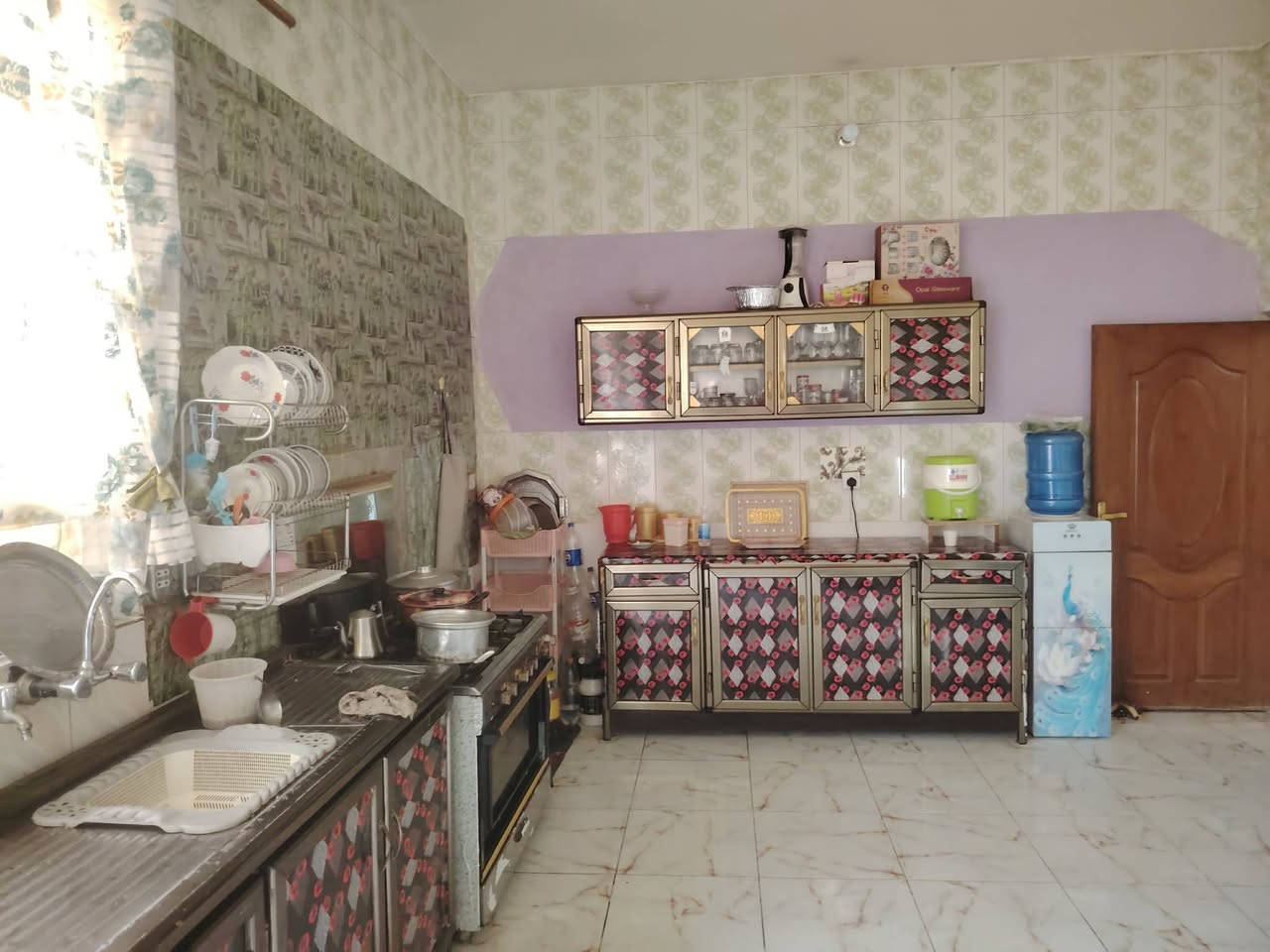 بيت للبيع طابو زراعي قرار  ٢٥ تطويب المساحه الكليه  ٢١٠  متر  ركن عل شارعين كامل خدمات  بي اربع غرف نوم  وخطار وهول وصحيات داخليه وخارجيه  بيع او مراوس  بمساحه اكبر يبعد عن السوك والإمام دقيقتين مشي فقط المدائن بستان الجمعيه 
للإستفسار أكثر   ***********
