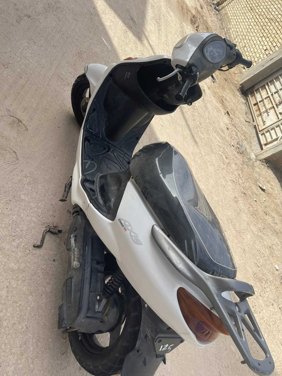 دراجه اكزز للبيع شرط كارتون الدراجه ماصار هواي طالعه حاويه الدراجه نظيفه على أيدي من البيت للشغل ماشيه 36 الدراجه كل ابلاد نهضه والشلعه ومعدل سلف كله ابلاد كامله مكمله السعر 1250 وبيه مجال مكاني الناصريه مركز الحبوبي رقم ***********
