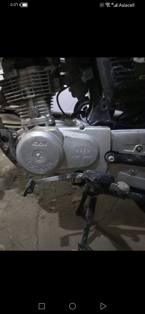 السلام عليكم دراجه تايكر موديل ٢٣ دراجه خير من الله لا تنقيص ولا تبخر  ماناقصهه برقي أوراق  كامله السعر ٥٥٠وبيهه مجال شي قليل المكان ديالى كنعانأوراق ***********
