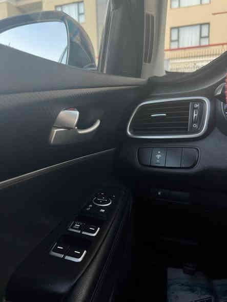 السلام عليكم
لبيع كيا سورنتو  خليجي موديل 2016
رقم بغداد 
موصفات
شاشه تاب
كامره دواره
لايت زنون
ويل كب كروم
فول تحكم ستيرن
بك لايت لد
سبعه راكب
محرك ٢٤٠٠ دوش
ماشيه ٦٦ فقط 
ملاحضه السياره مكفوله من الصبغ والتبديل فقط دعاميه اماميه 
مكانهه بغداد الكاظمية جكوك
السعر ١٧٠$
هاتف ***********
