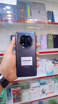 Honor x9c 256/8+8 مستخدم نضيف السعر 250 07816524017 07777721752
