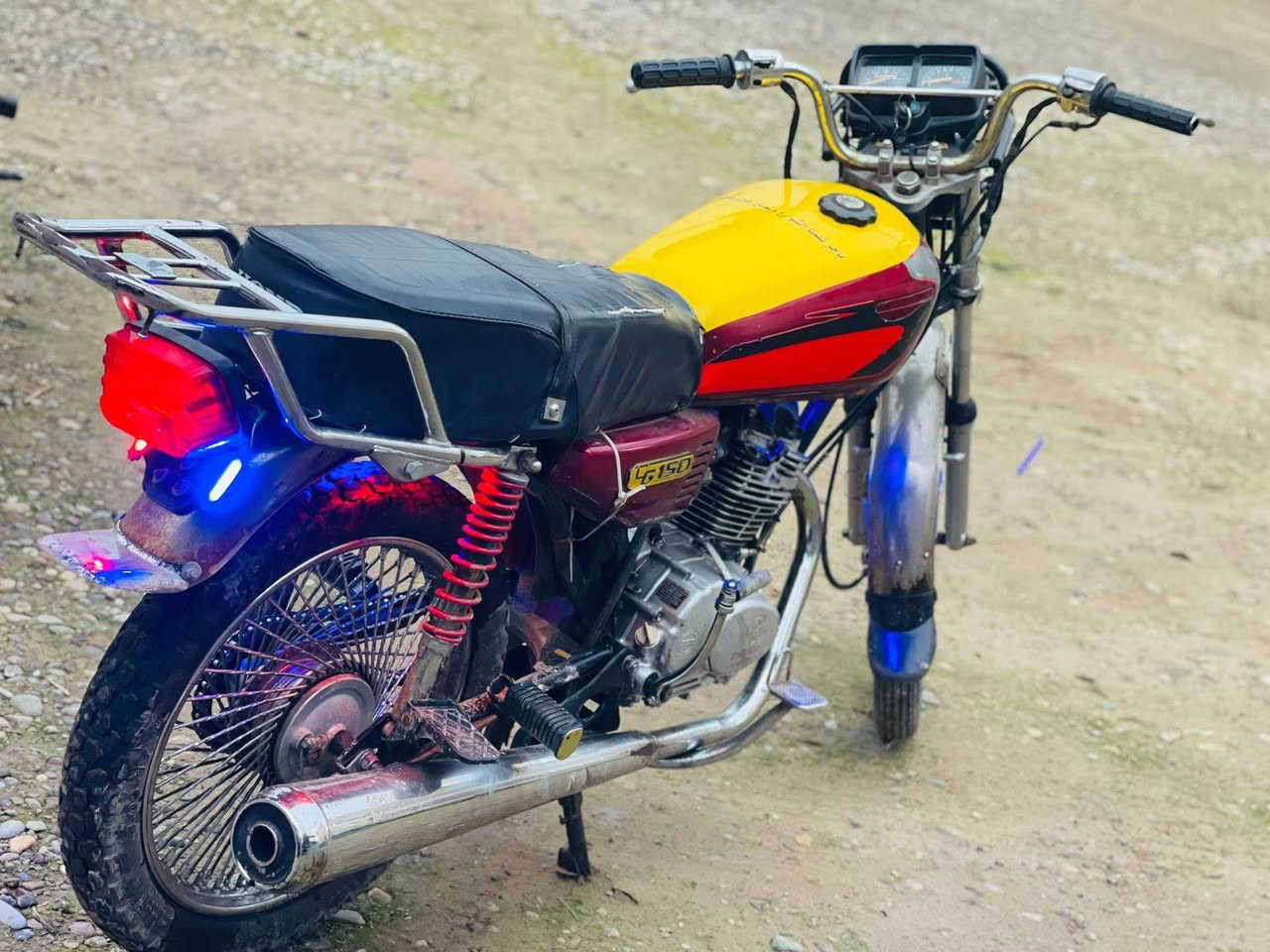 السلام عليكم
للبيع موطور تايكر 2020 وزن ثقيل محرك بصمه معمر مره وحده نشاط فول شرط ع الثالث يرفع موطور كدام العين تجي اشوف بعينك السعر ٢٨٠ وبي مجال حك جيتك مكاني القياره قريه #الجواعنه رقم الهاتف ***********
***********
