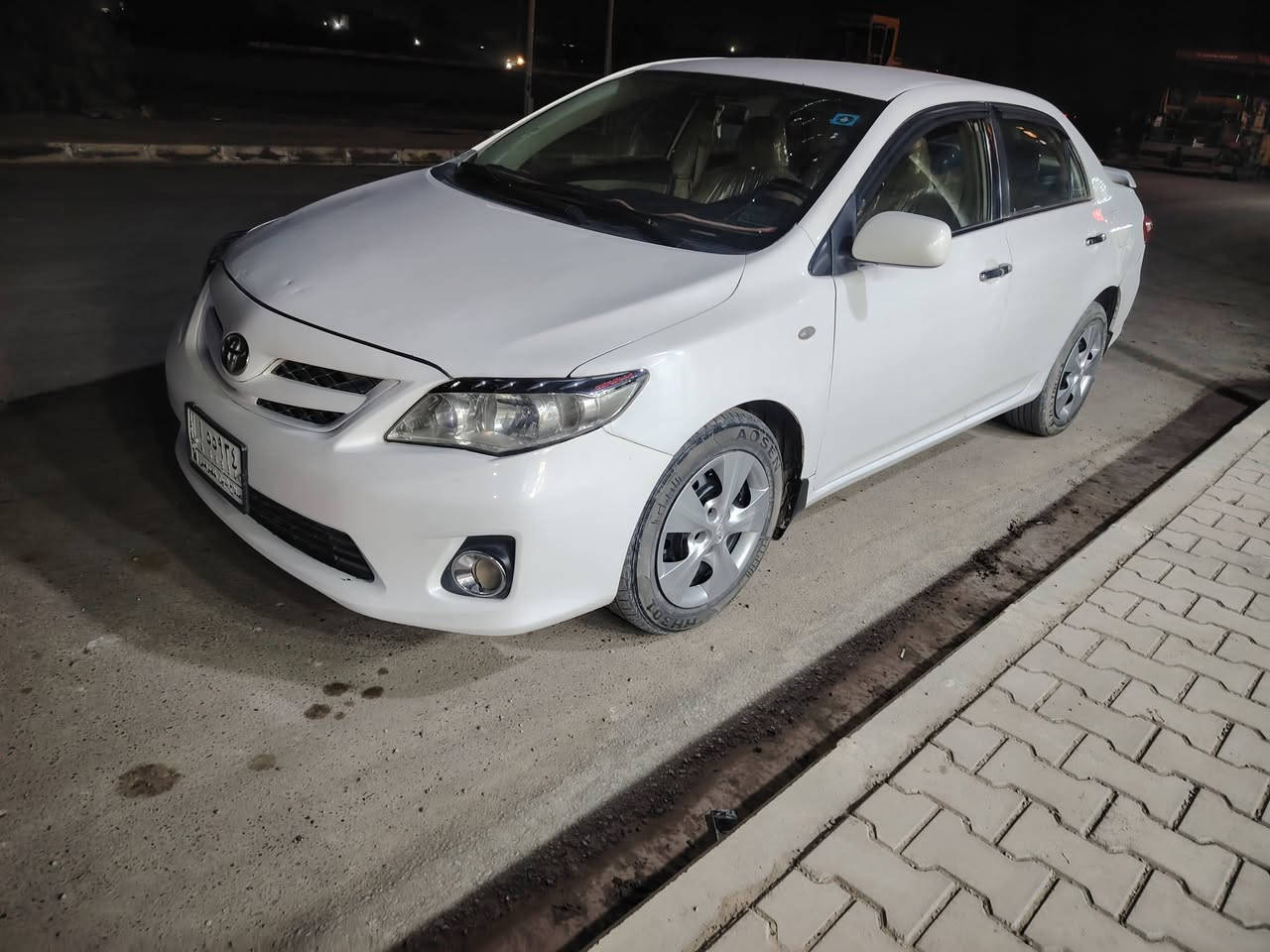 للبيع كورلا موديل ٢٠١٢ وارد خليجي بيه جاملغ خلفي وبابين صبغ محرك 18 كير محرك شرط هزه جديده  سنويه جديد صدر جديد تايرات اربعه جديد السعر المطلوب ١٠٧ بيه مجال الشراي يتصل على *********** مكان السياره العلم اربيضه
