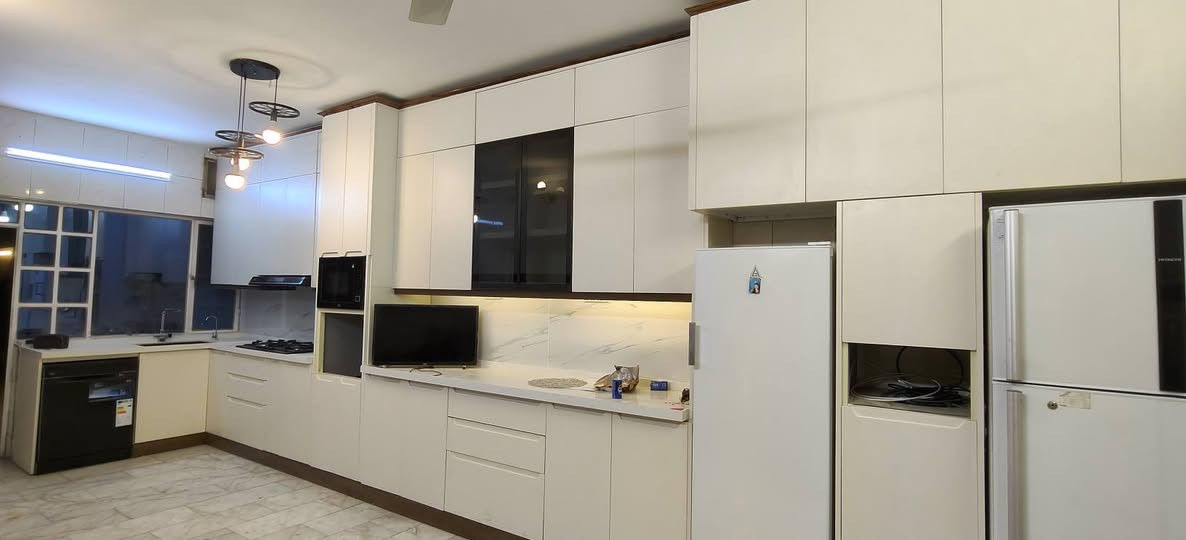 السلام عليكم
كادر جميع انواع الالمنيوم 

ابواب شبابيك محجرات كاونترات سكايلاي 

***********

***********
