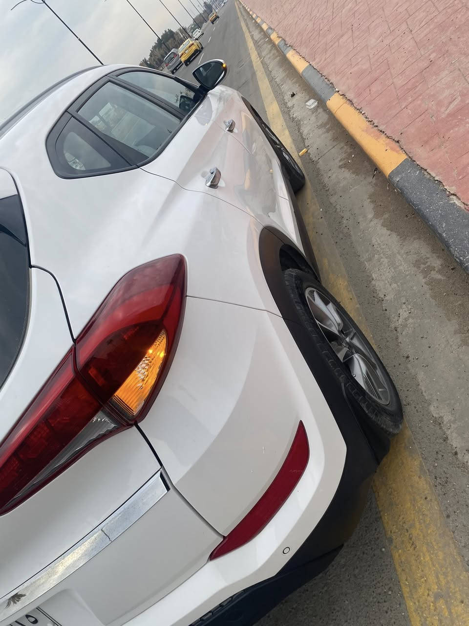 السلام عليكم 
للبيع توسان 2018
وارد كوري سايد بريك بالرجل 
رقم بغداد الماني سنوية لنهاية 2027
محرك 2000 دوش
5 ويل كب 
يدات نيكل
تبريد قطعتين
حساسات خلفية
تبريد بالجكمجة
حاجب لايت دبل لد 
مري كهرباء و أشاير
تحكم ستيرن جهتين
نظام مود درايف نورمال و ايكو و سبورت  
بطارية جديدة 
ماشية 100.500
مبدل بيهة باب السايق بلادي نفس اللون و بيهة بارد 3 مكان صغار كلش بدون صبغ صورهن موجودة
و هذا الشخط بالباب بعدة ما مصلح على وضعة
كير و محرك مكفول برغي ما مفتوح بيهن 
يحتاج الهة حدادية 
السيارة بـ أسمي و شرط التحويل ثاني يوم 
السعر 169 و بيهة مجال 
العنوان بغداد / المنصور / حي دراغ 

***********
