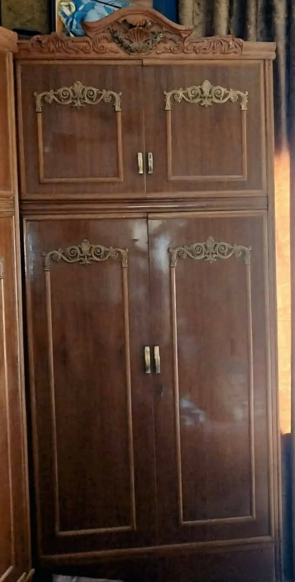 غرفه تسكام نضيفه كلش احله من الصور السعر مليون اي استفسار خاص او واتساب *********** مكلف بالنشر
