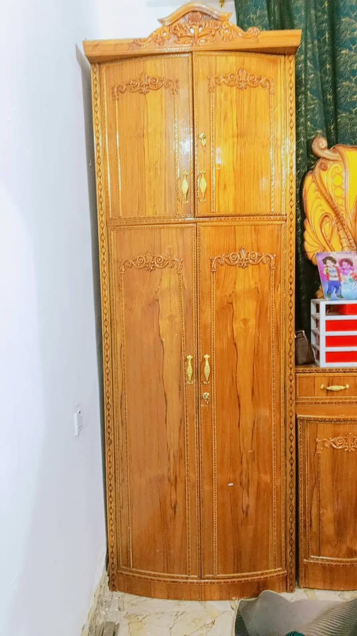 السلام عليكم غرفه نوم صاج عراقيه 8قطع جديده صار سبوع من جابوه 
العنوان حي جهاد سعر 800//***********
