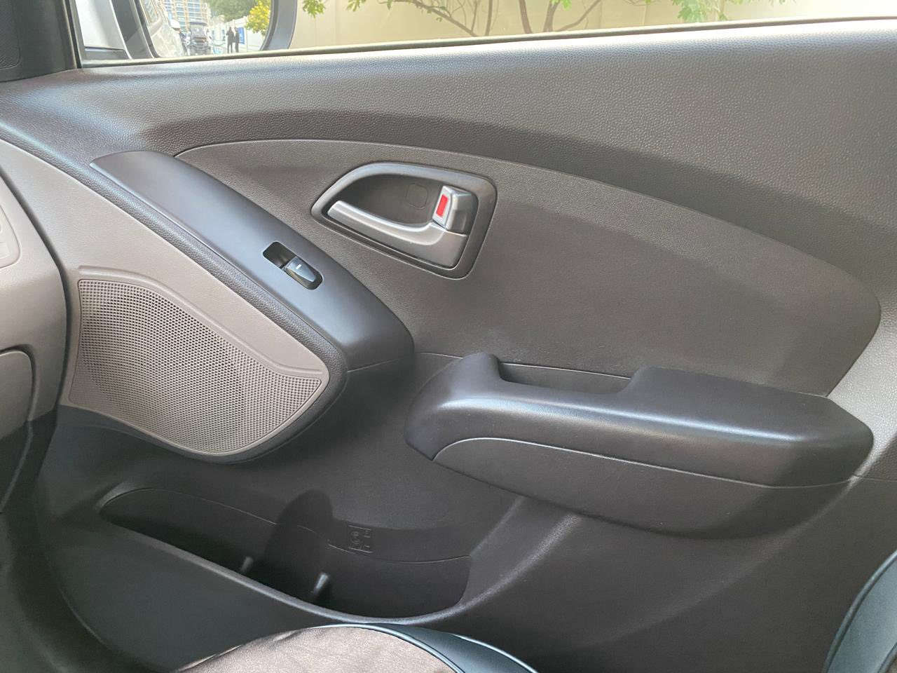 السلام عليكم للبيع توسان خليجي مال بيت
المواصفات:
١. الموديل: ٢٠١١
٢. ⁠المحرك ٢٠٠٠
٣. ⁠سقف بانوراما
٤. ⁠العداد اقل من ١٠٠ الف كم
٥. ⁠مرايا وسط تعتيم ذاتي
٦. ⁠كومپريسر تبريد جديد مبدل قبل شهرين ب ٥٠٠ الف من الشركة
٧. ⁠تخم تاير Hankook كوري اصلي من تاير مول قبل سنتين او شوية اكثر
٨. ⁠باتري جديد مبدل قبل ٣ اشهر (ضمان سنة) - موجودة بطاقة الضمان
٩. ⁠سيارة بلادية ما مفتوح بيها اي برغي او صوندة او قايش عدا الاستهلاكيات مثل الدسكات وغيرها
١٠. ⁠كاميرا خلفية من الشركة
١١. ⁠الصيانة كلها في شركة Mobis بالمنصور وموجودة كل الوصولات
١٢. ⁠البانزين كله محسن ورقمها بغداد

السعر المطلوب (٢٠ مليون دينار عراقي)
والعنوان بغداد الدورة ابو دشير أو الاتصال على الرقم ***********
