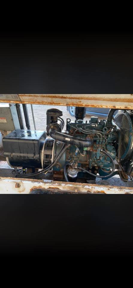 السلام عليكم مولده كابوتا ٦ كيفي مستخدم محرك بلادي برغي مامفتوح بيه راس التوليد بلادي المولد جاهزه لاتبخير ولا تنقيص السعر ١٥ ورقة العنوان ناصرية رقم ***********
