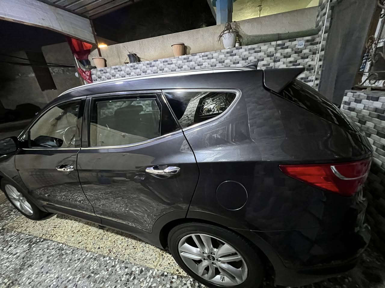 سلام عليكم للبيع سياره سنتافي موديل2016
فول واحد عله واحد وارد امريكي بيه بس قطعه وحده بس بنيد  

مكينه 2.0تيربر

موصفات
بضمه
كشنات كهراباء 
كشنات  دفته تبريد 
دفع رباعي 
مانع نزلق
بنراما
بيه هواي مصفات بعد
ماشيه126,000الف ميل
مكان سياره كربلاء
سعر 150بيه مجال بسيط
رقمي***********
