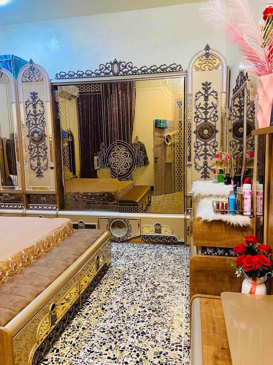 غرفه ملكيه ١٠ قطع نضيفه مال بيت مرتبه فخمه ثقيله ماخذها اول منزل موديلها ب ٤ ملايين رايدها ب مليونين و ١٠٠ وبيها مجال مكاني لانبار فلوجه


**إذا كنت صاحب هذا الإعلان وتريد حذفه لأي سبب، رجاءا أرسل رسالة إلى الدعم الفني**