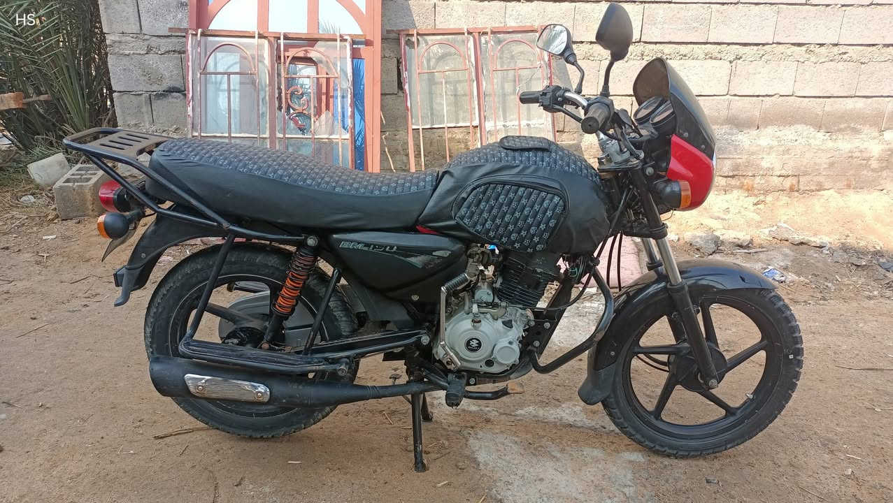 السلام عليكم دراجه بوكسر ناصي بيها اوراق بس بيهن نقص ابيعك كوم حديد كهربائيات شغاله كلها لونها البلاد اسود بس تانكي وراس لايت مبدلات احمر مكينتها بلاد مامفتوحه مكاني البصره شط العرب الجزيره شارع زين العابدين السعر مليون و300 هاتف
***********
