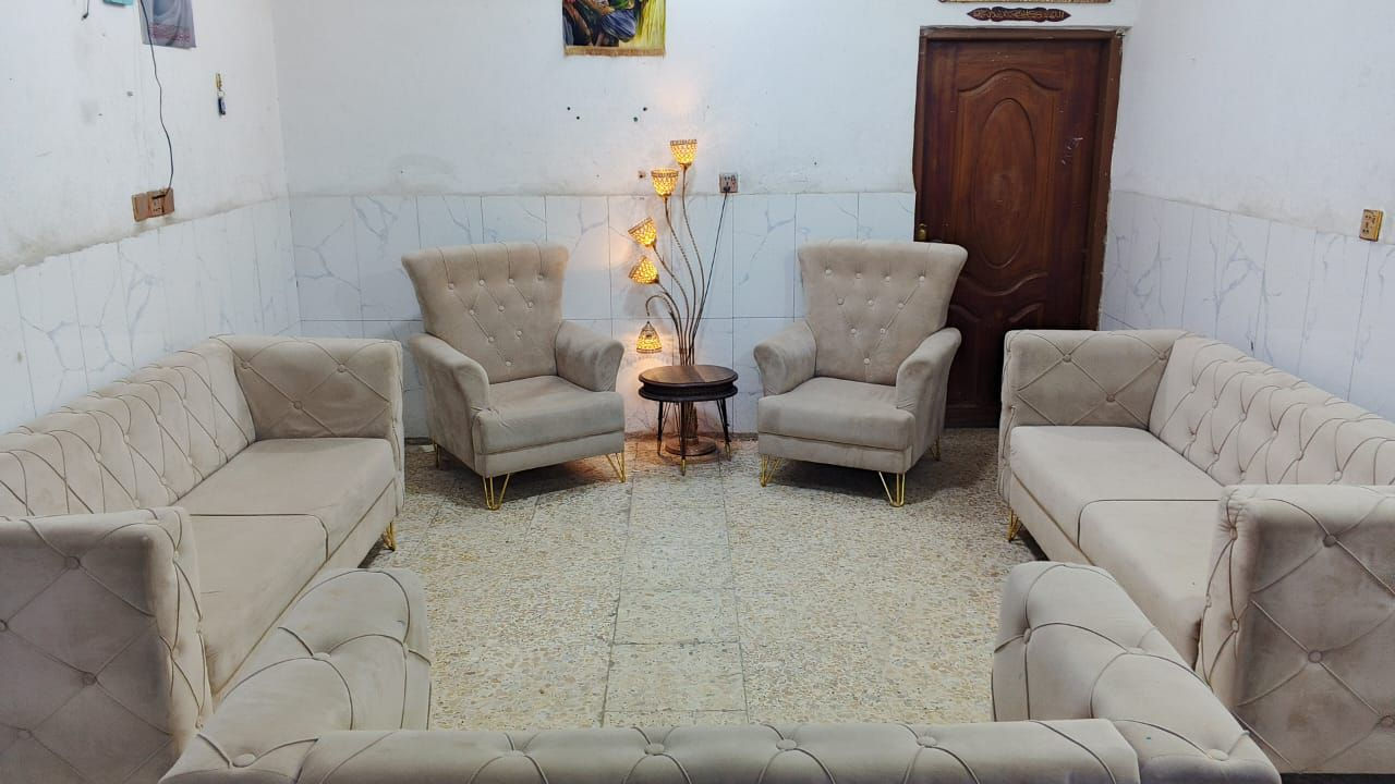 تخم 10 مقاعد نظيف 
سعره 285 وبي مجال لبياع 
يوجد توصيل بكروه ب واتساب
***********
