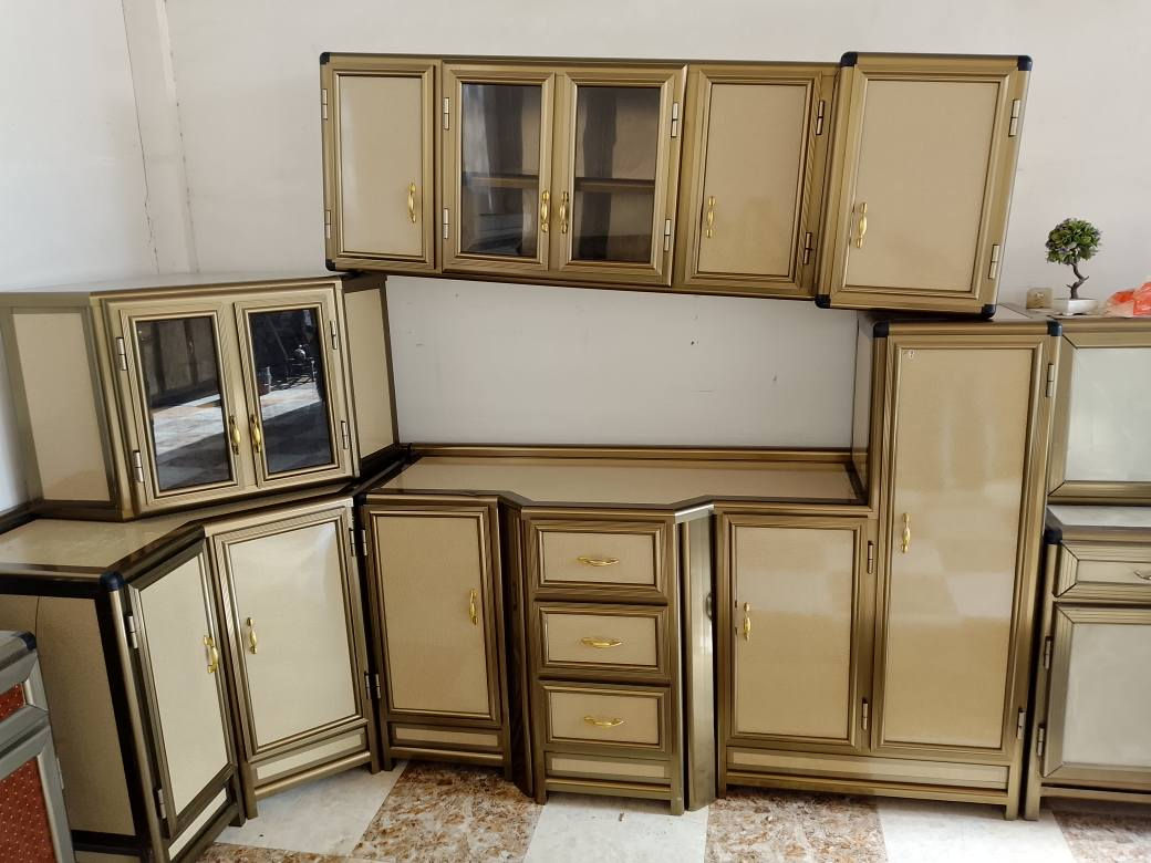 معرض يونس لتجاره الأثاث المستخدم والجديد 

كاونتر خمس قطع مترين ونصف مع سنك مترين مستخدم 

للاستفسار الاتصال على الرقم التالي 

*********** تكريت, صلاح الدين
