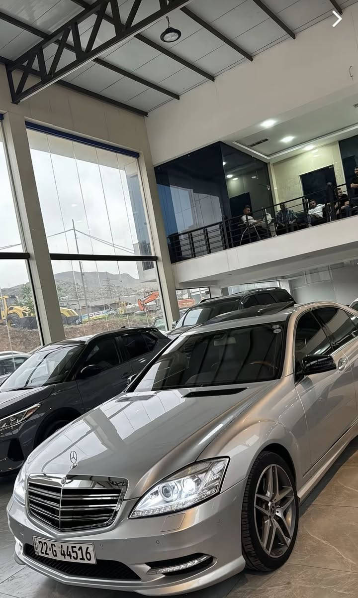 السلام عليكم
مارسيدس 2009 
S350 محرك سته سلندر
مواصفاتها جگات ناظور ليلي شغال أناره LED
تحكمات ستيرن شغاله اشاير بالمري سستم صوت 
السياره نظيفه رقم اربيل بأسمي تحويل ثاني يوم 
ويل AMG اصل فتحه سقف كشنات تدفئه تبريد كامله كشنات امامي خلفي تحكمات بردات خلفيه 
الاتـصال ع الرقم *********** 
مكان السياره صلاح الدين بلد 
السعر 178$ وبيها مجال
