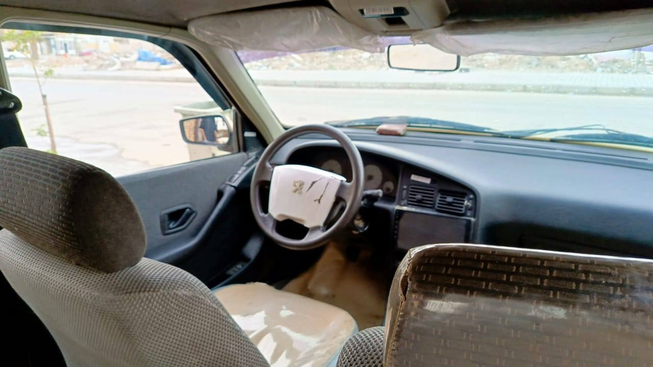 سلام عليكم  بيجو باص موديل 15 رقم بغداد انكليزي  مصفره هيه وقرمات بسم ولد صديقي  مكان كوت مركز المدينه  *********** شاش شقاله كمره شقاله تخم تاير جديد السعر خاص
