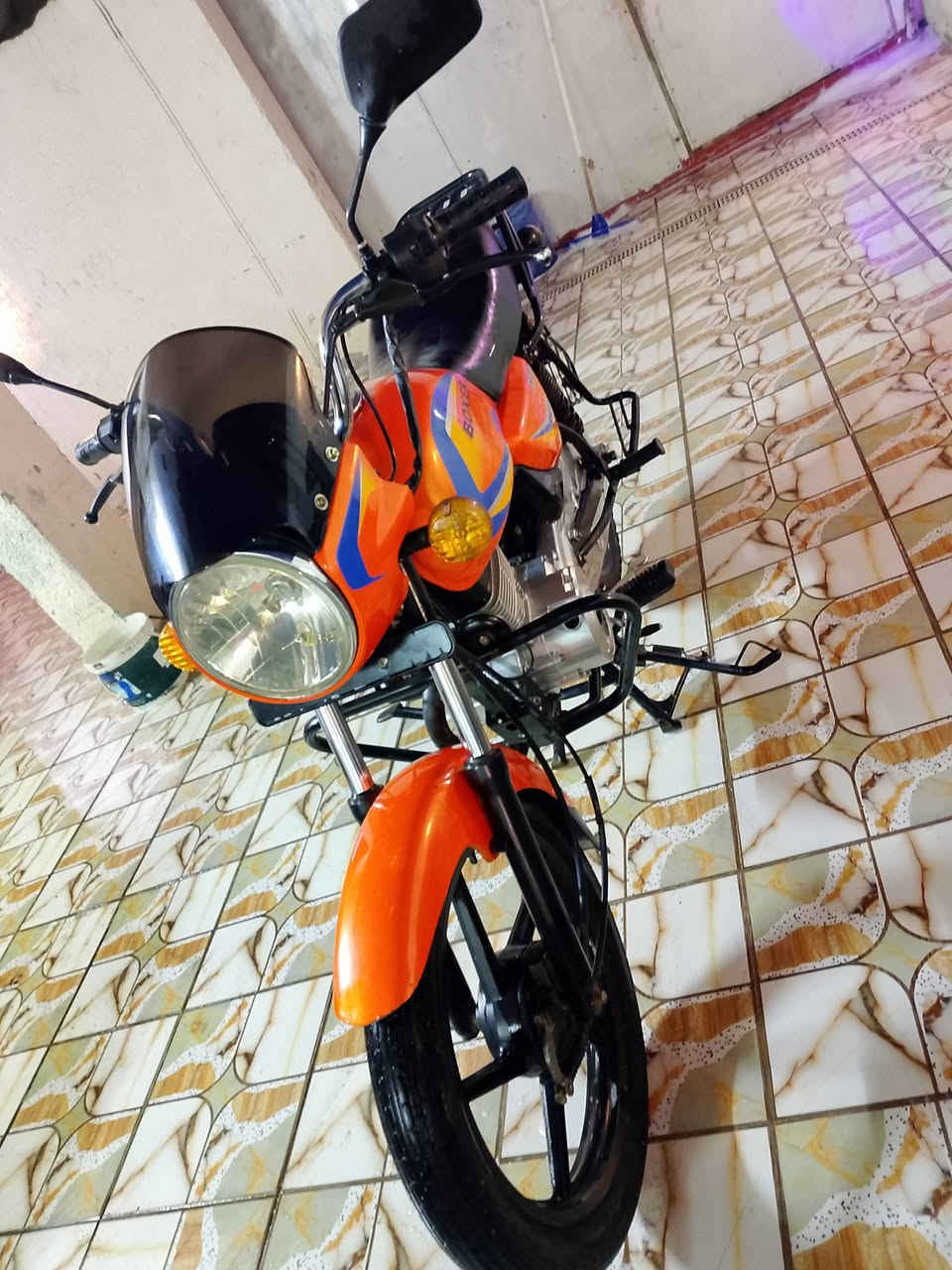 بوكسر موديل 21 كارتون دراجه طالعه 23من معرض  برغي مامفتوح بيه اوراق كامله اصولي بوجهك الترقيم سعره مليون 50 وبيه مجال مكاني شطره يريده يتصل ***********
