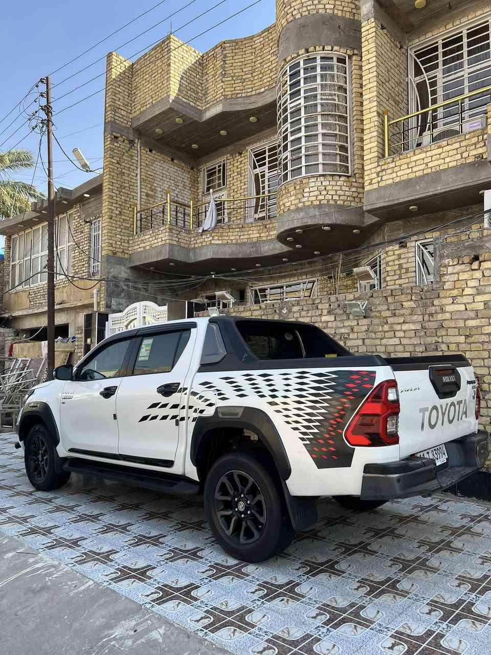 سلام عليكم تويوتا هايلوكس 2021 ادفنجر 6 سلندر كويتي رقم بغداد بسمي تحويل مباشر السياره جديده على وضع الشركه  بيه ملاحضات السونار مرفق بالصور ماشيه 70 حقيقي شرط الفحص السعر 325 مكان واسط كوت مركز المدينه  الاستفسار ***********
