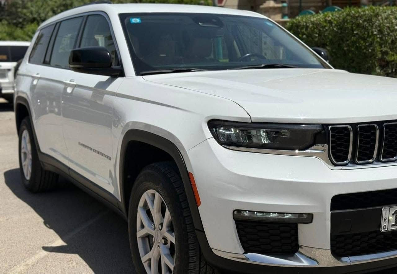 جيب لمتد 2022 LIMITED (L ) فوول مواصفات
عدا الفتحة  ماشية 85 الف كيلو 7 راكب مقاعد منفصلة vip
وارد امريكي
محرك 3600 
مقاعد تدفئة و تبريد 
ستيرن تدفئة 
صندوق كهرباء
رادارات محيطية 
وباقي مواصفات اللمتد المعروفة 
( السيارة بيها صبغ بنيد و جاملغات امامية نظيفة جدا بدون اي نقص ) سيارة مكفولة من شاصي ومحرك 
رقم بغداد
رقمي ***********
