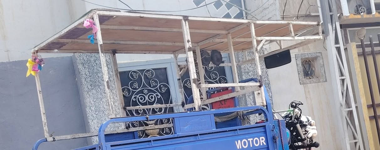 سلام عليكم محجر مال مخضر خفيف للبيع يرهم جمره وام تي ار السعر ٦٠ وبي مجال قليل مكاني كوفه قرب نفق المختار هذا رقمي ***********
