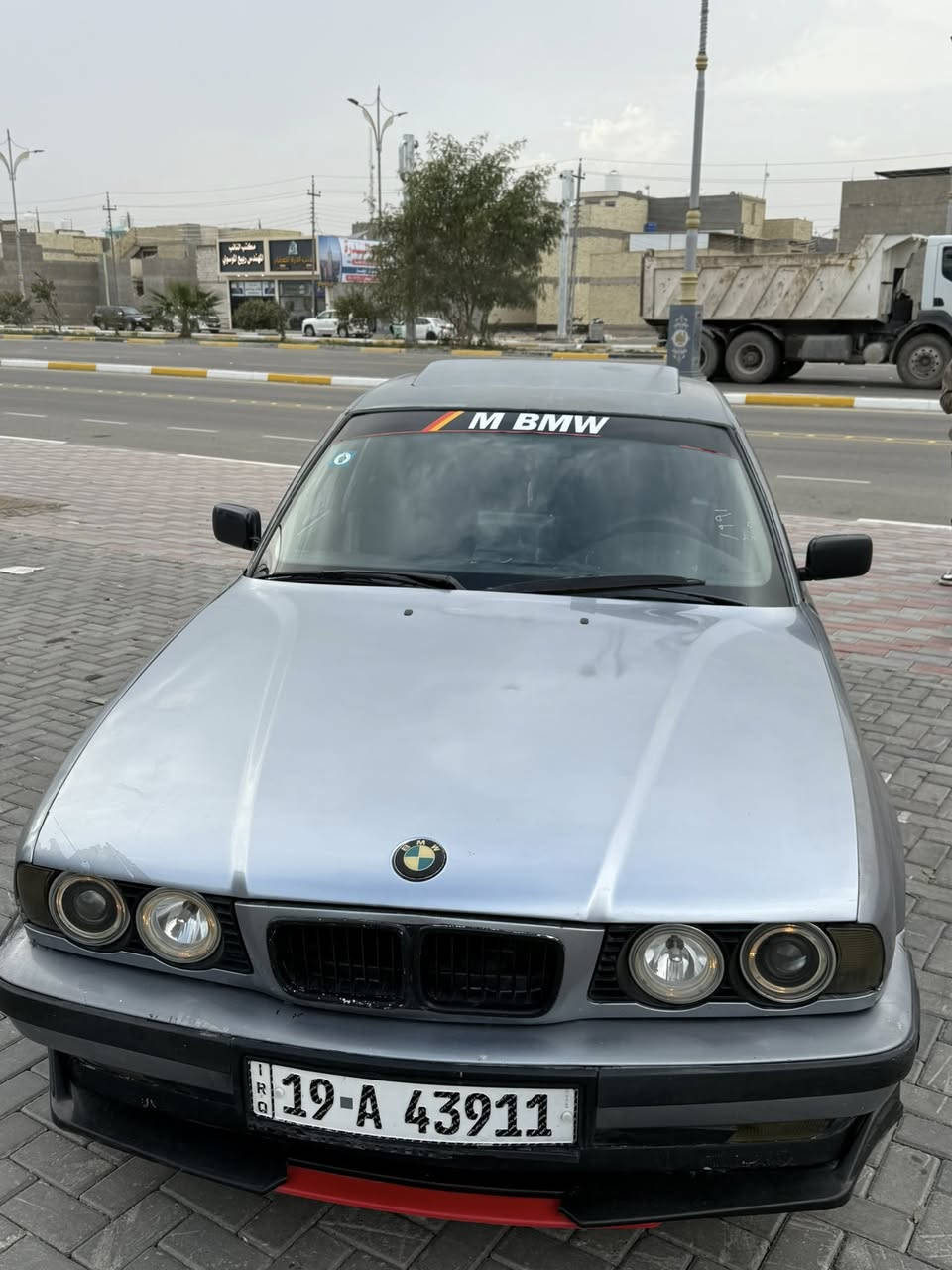 بي ام مديل 91 سياره جاهزه من كلشي مكينه V6مسكر رقم كربلاء الدولي تحويل مباشر  غرفه جديده. سلايت شغال  السعر 55 وبيه مجال مكاني كربلاء ***********
