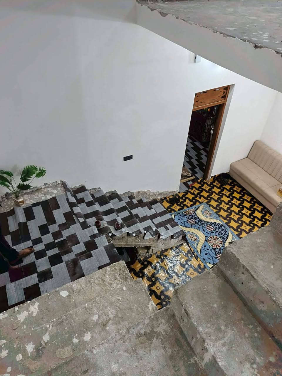 بيت للبيع مساحة 150 + فضله  150 زراعي سند25 كامل خدمات من كهرباء ماء انترنيت  ضوئي مولد سحب المكان حي الأمين الثاني قرب جامع الإمام موسى الكاظم السعر تواصل على الخاص
***********
@
