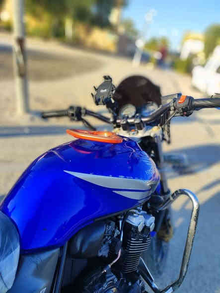 السلام عليكم
للبيع او مراوس حسب القناعة CB4 جيل ثاني محرك 400 16ولف  مرقم لوحة انكليزي تحويل مباشر كفالة عامة مابيها نقص 
السعر 2700 وبيها مجال المكان الانبار عانه 
الاستفسار  ***********
المو شراي لا يتعبني
