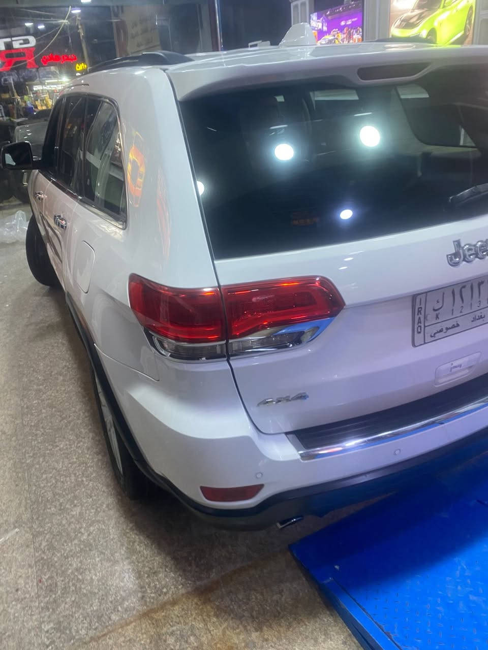 سلام عليكم عندي جيب للبيع مديل ٢٠١٧ كفاله بيهه قطعتين بادره منشوره آخر صوره لسونار سياره جديده مامفتوح بيهه بلك سياره جديده ماشيه ١٤٥ حقيقي جرص رايدهه ٢٥٠ وبيئه مجال فول سياره للخير جكات مكاني بغداد شعب رقمي ***********
