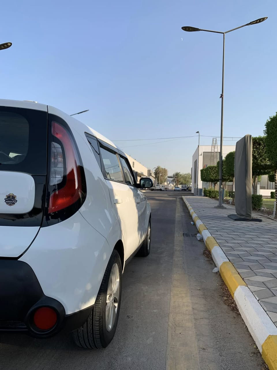 للبيع كيا صور رقم بغداد مميز
وارد امريكي ضرر جدآآآ بسيط بابتين
بدلتهن بصليات مال تفصيخ وبيهة هنا بلعراق قطعتين صبغ للجمالية اثر شخط بسيط بدون اي دواخل 
كير محرك صدر تمام تبريد تدفئة كلة تمام
شاشة كامرة 
سيارة جاهزة اونظيفة
السعر ١٠٥ وبيهة مجال شي بسيط
مكان السيارة بغداد 
للأستفسار 
***********
ابو ياسر
