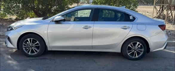 سلام عليكم 

سيراتو 2023 خليجي شركه نيم  محرك 2000 دوش فول مواصفات فتحه وشاشه بلادي ونفكيتر وقطعتين تبريد وداخل اسود ناشيه 17 الف وعالفحص لوك بعدها بكل تفاصيل الشركه 

رقم اربيل باسمنا 

مكان السياره بغداد السيديه

السعر 187

***********
