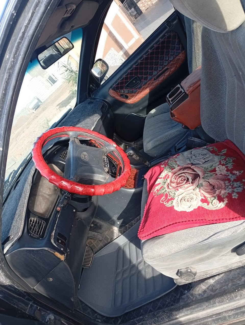 السلام عليكم 
للبيع سوناتا تو موديل 94
صدر جديد كير ومحرك مكفولات كير اوتوماتيك 
 رقم بغداد 
السعر 40رقم الهاتف ***********
