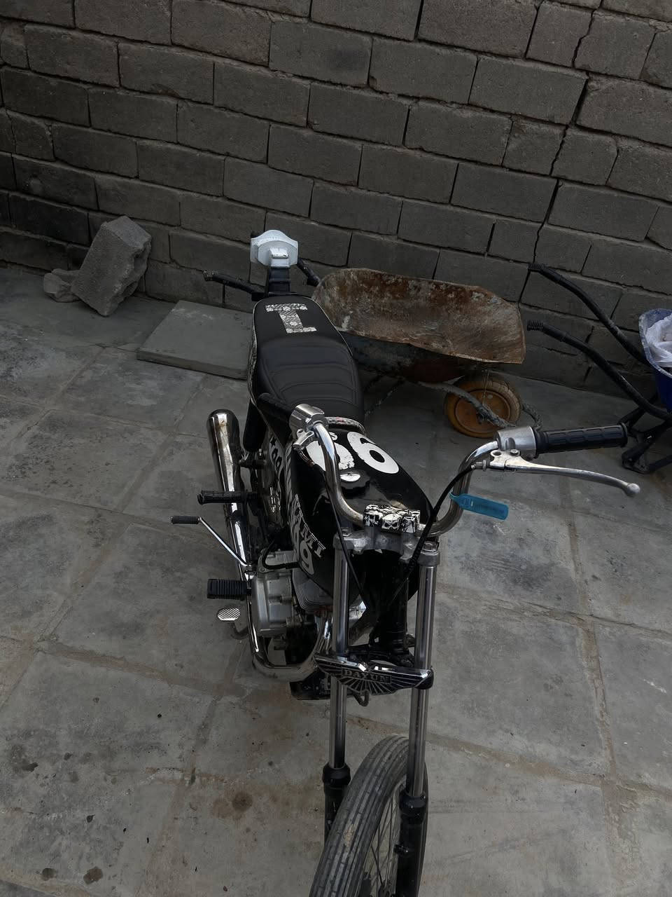 سلام عليكم دراجه للبيع ادوات مكفوله من سرقه علوان صناعه سعر 550 بيه مجاال شي بصيط حك جيه.***********
