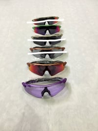 نظارات اوكلي • ألوان تخبل • بعضها خلصان