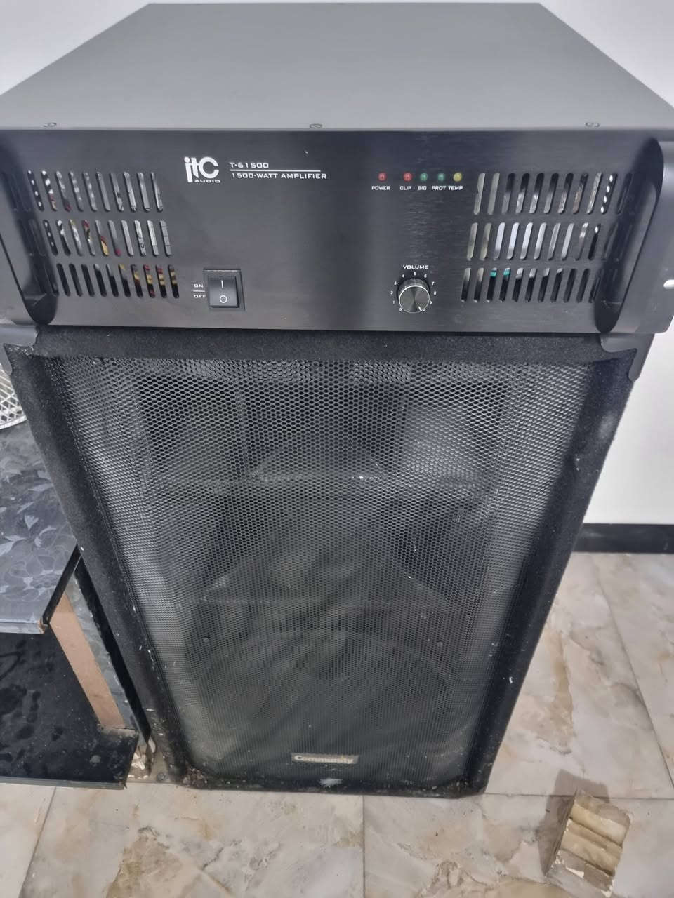 للبيع مجموعة صوت احترافية مكونة من:
✅ أمبليفاير ITC T-61500 بقدرة 1500 واط
✅ سماعة Community XLT46E الأمريكية الأصلية
✅ سماعة Community XP530 الأمريكية الأصلية
🔹 جميع الأجهزة جديدة ولم تُستخدم. 🔹 جودة صوت عالية وأداء احترافي. 🔹 مناسبة للمساجد، الحسينيات، القاعات، المناسبات، والفعاليات الكبيرة. 🔹 صناعة أصلية ومواصفات احترافية.
💰 السعر المطلوب: 2000 دولار أمريكي
📞 للتواصل: ***********
📍 بغداد
للجادين فقط، إمكانية الفحص والتجربة قبل الشراء.
#للبيع #ساوند_سيستم #Community #ITC #معدات_صوت #سماعات_احترافية #بغداد :::
