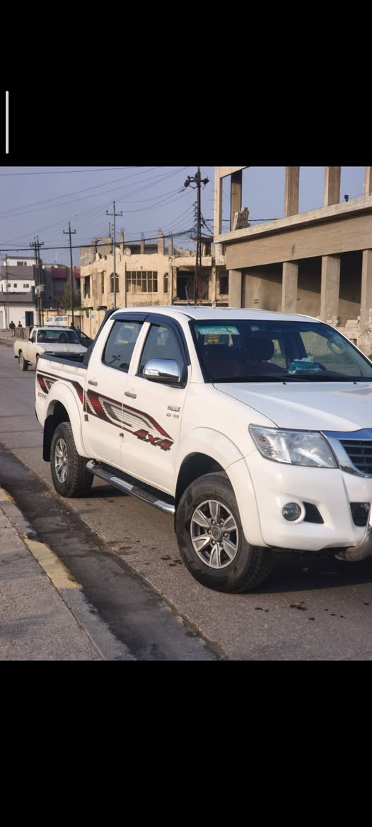 سلام عليكم بيكم هايلوكس 2012 تماتيك فورويل رقم اربيل دولي شرط التحويل كفالة عامه ما عده صبغ يم باب البدي اقل من شبر حيل قليله مكينه كير اكسل كله كفالة شرط لا صرف لا نفخ مكينه فقط قبق الفوك مفتوحه غيره كلشي كفاله
سنويه لل2030 
السعر 210 بيه مجال 
***********
