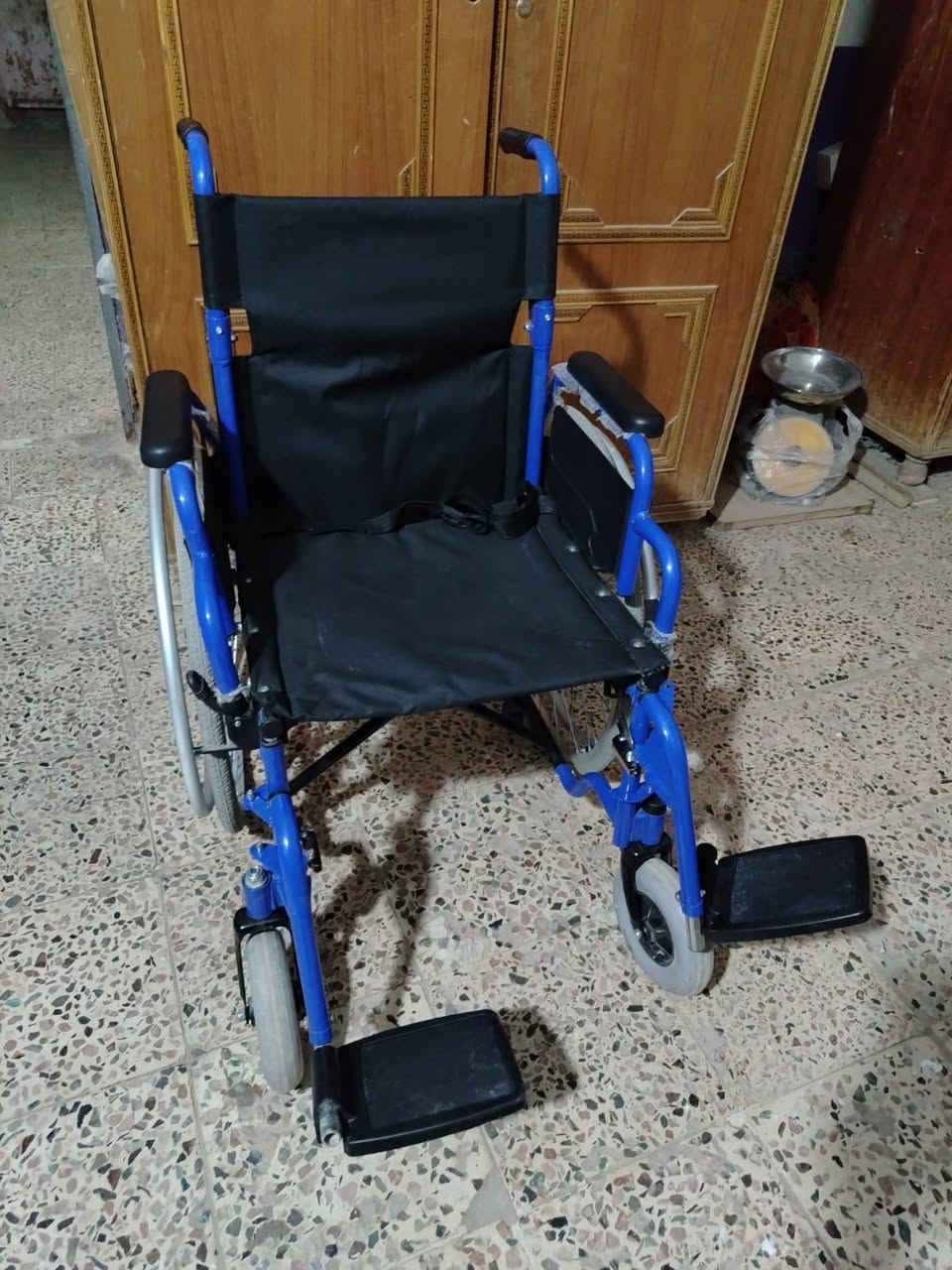 عربانه نضيفه سعره ٢٥٠الف وبيهه مجال شراي اتصال ***********
