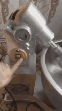 عجانه ايراني 12 كيلو ب150 ألف 
شغاله وجاهزه وما داخله تصليح// البصرة وتساب
***********
