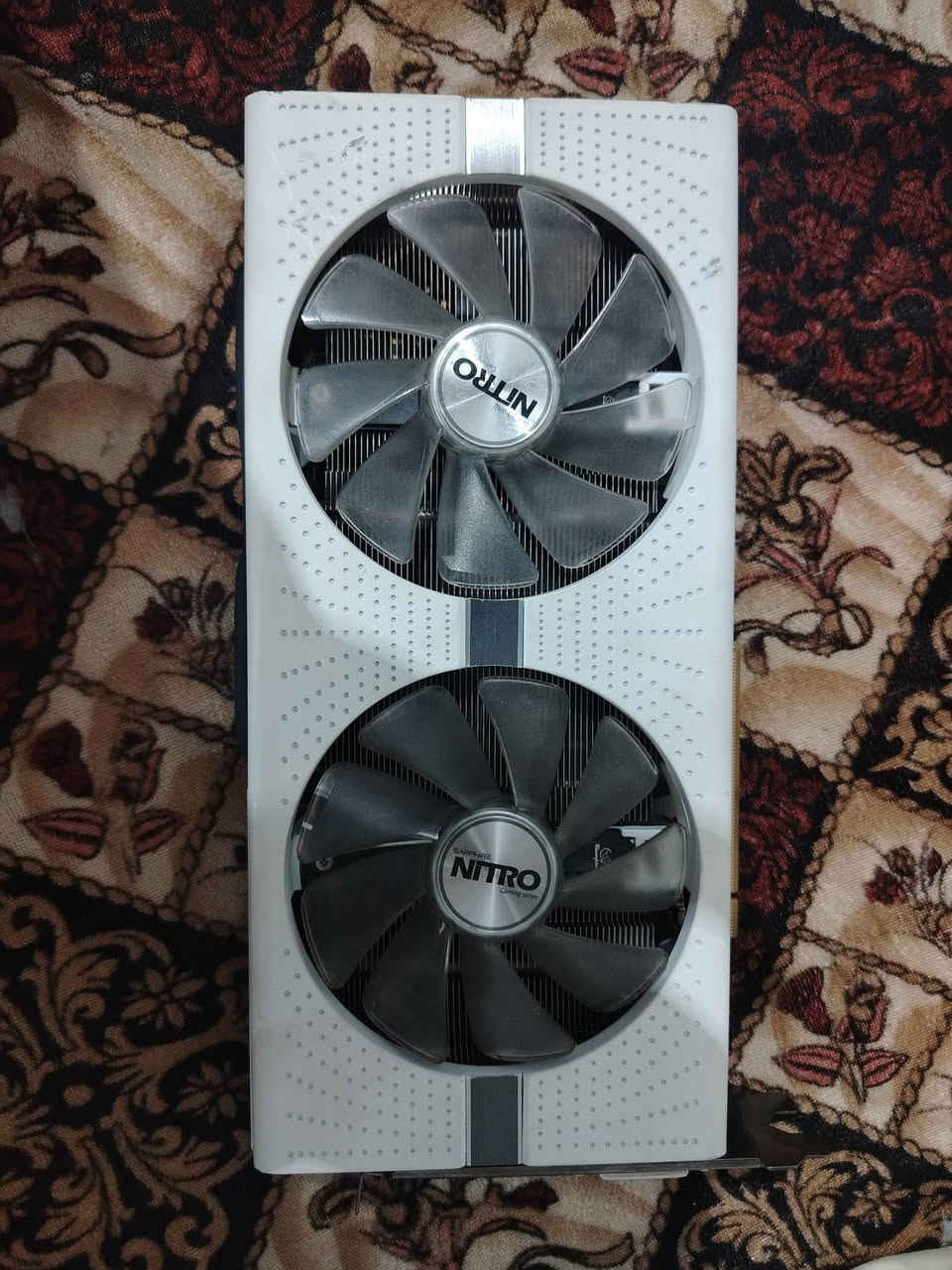 كرت شاشه Rx 580 8gb Sapphire Nitro+ Special edition غير مجدد
السعر ١١٠
شراي مو شراي كل الهله 🌹


**إذا كنت صاحب هذا الإعلان وتريد حذفه لأي سبب، رجاءا أرسل رسالة إلى الدعم الفني**