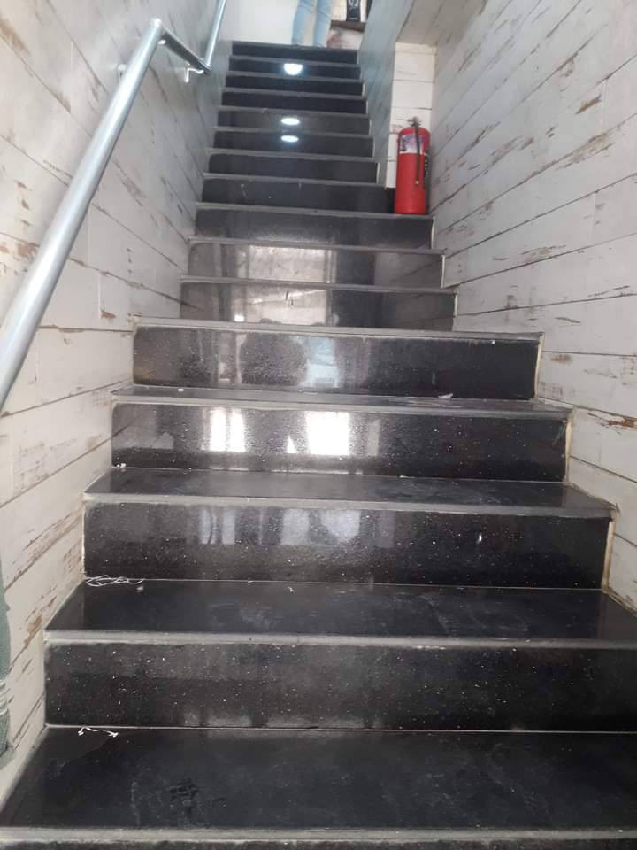 خلفة سيراميك شغل تتريس ايراني درجة اولى ومترغ حالياً مكاني ميسان‏‪***********‬‏
