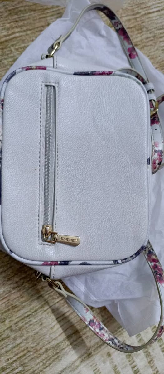 حقيبة بهذا الشكل انطوني سعر وبالعافية


**إذا كنت صاحب هذا الإعلان وتريد حذفه لأي سبب، رجاءا أرسل رسالة إلى الدعم الفني**