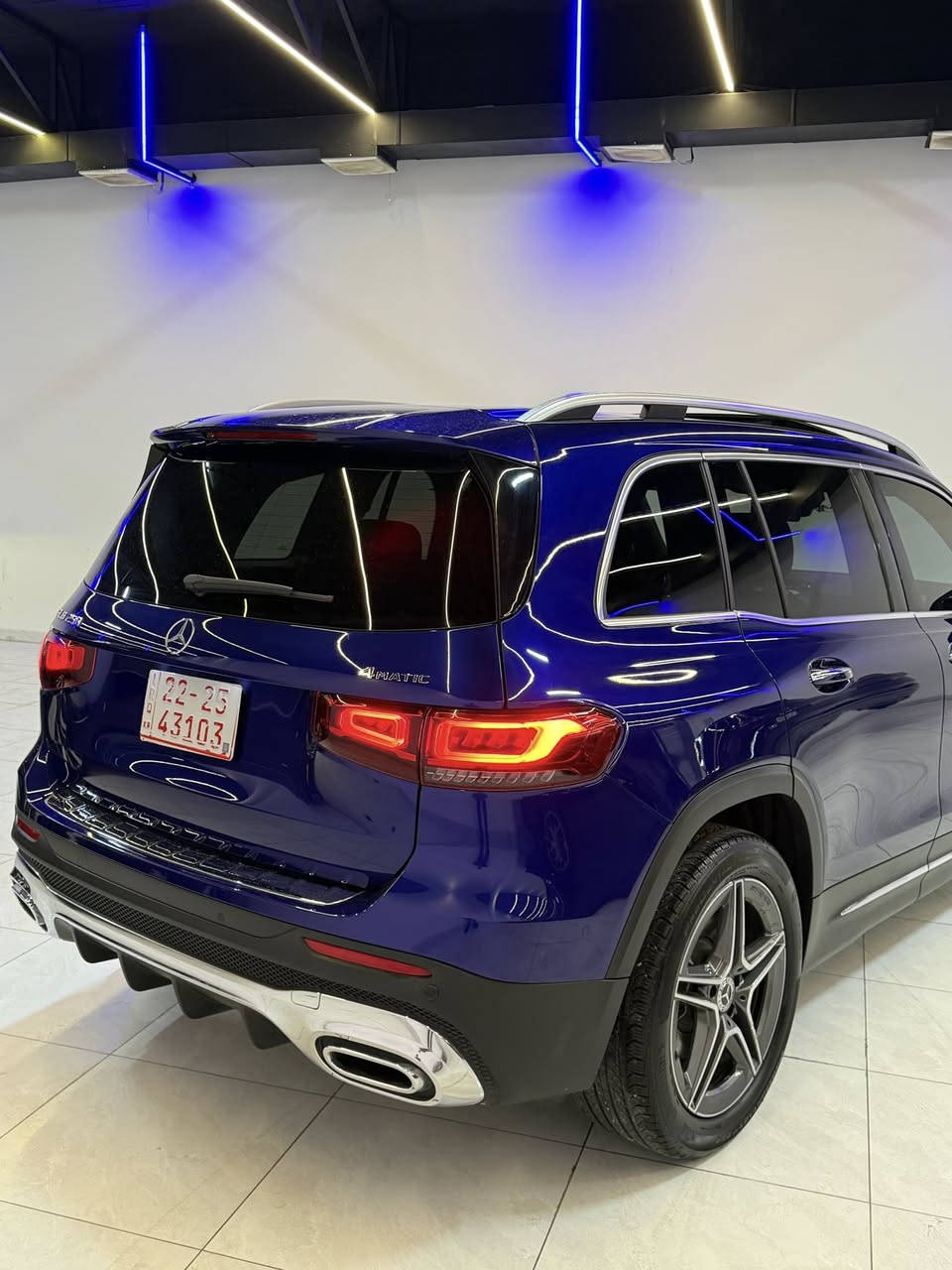 GLB 250.  2023
فول مواصفات 
محرك 2.0.  I4 
ماشيه 17،000M
بانوراما 
فور ويل 
كشنات هيتر 
اوتو ستارت
رادارات اماميه خلفيه 
حساسات اماميه خلفيه 
كشنات الاماميه كهربائيه خزن 
كامرات 360 
شحن وايرليس
صندوك كهربائي

السعر 290$ 
الضرر جاملغ النغر بدون ارباكات ودواخل 
تترقم شمالي فقط 

***********
