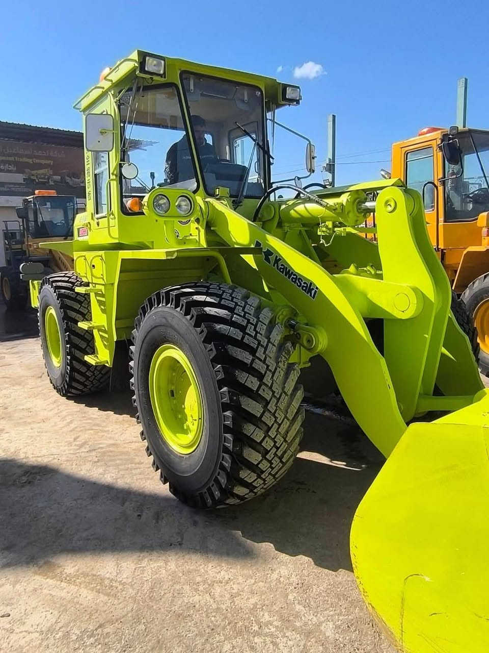 دخول جديد للعراق 🇮🇶 وارد اليابان 🇯🇵 
كاوسكي حجم 70zA دخول جديد لعراق وارد اليابان
محرك ازوزه 6 سلندر سوبر بم ونوزل مكفول كفاله عامه
تخم تاير ثلجي عداد العمل جداا قليل 4000 ساعه
حتئ كتلوكات الشركه وياه شاهد النضافه 
للاستفسار الاتصال على ***********
