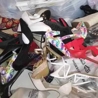 احذية كعب عالي • ٢٥ قطعة • جديد