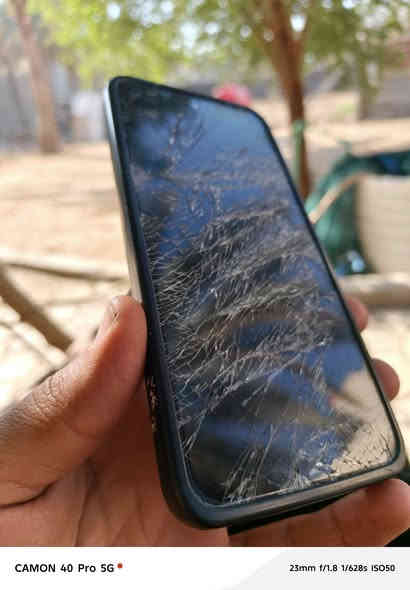 السلام عليكم 
جهاز  بوكو أم 5 للبيع 
الجهاز نضيف أو ما مفتوح أبد 
أخذته قبل شهر ونص مستخدم 200 
أطاح مني طيحه قويه ونكسرت بس البلازمه
الشاشة تلمس ما بيه شي تأخذه تبدل بلازمه شاشه تخلي هيج يمك بعد سعره إب 70قفل أو تريد مراوس أي شي عادي  
وهذه رقمي *********** مكان كربلاء الحر
