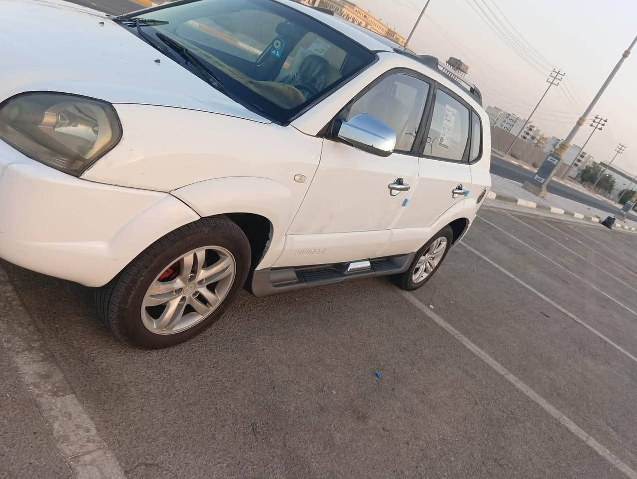 ا
سلام عليكم توكسان موديل ٢٠٠٠٩ وراد خليجي بيها جملغ وبنيد بدون داخل 
موصفات فول عد بصمه 
فتحه شاشه تحكمات جهتين 
محرك 2000
كير حداديه تبريد مكفولت
رقم بغداد نكليزي تحويل ثاني يوم 
سعر ٨٨ 
مكانه كربلاء طوريج 
رقم***********
