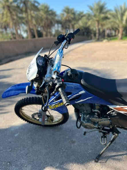 سلام عليكم 
دراجة قفاز للبيع   موديل 25 
او مراوس بسيفان 25

مكينة 350c

السعر اتصل واتساب هم موجود ***********
