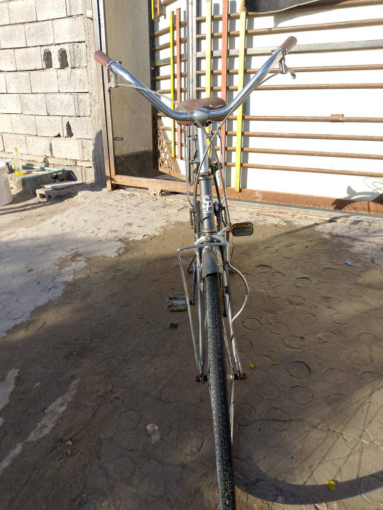 السلام عليكم بيسكل باله ياباني السعر 125 ألف وبي مجال قليل العنوان البصرة ***********
