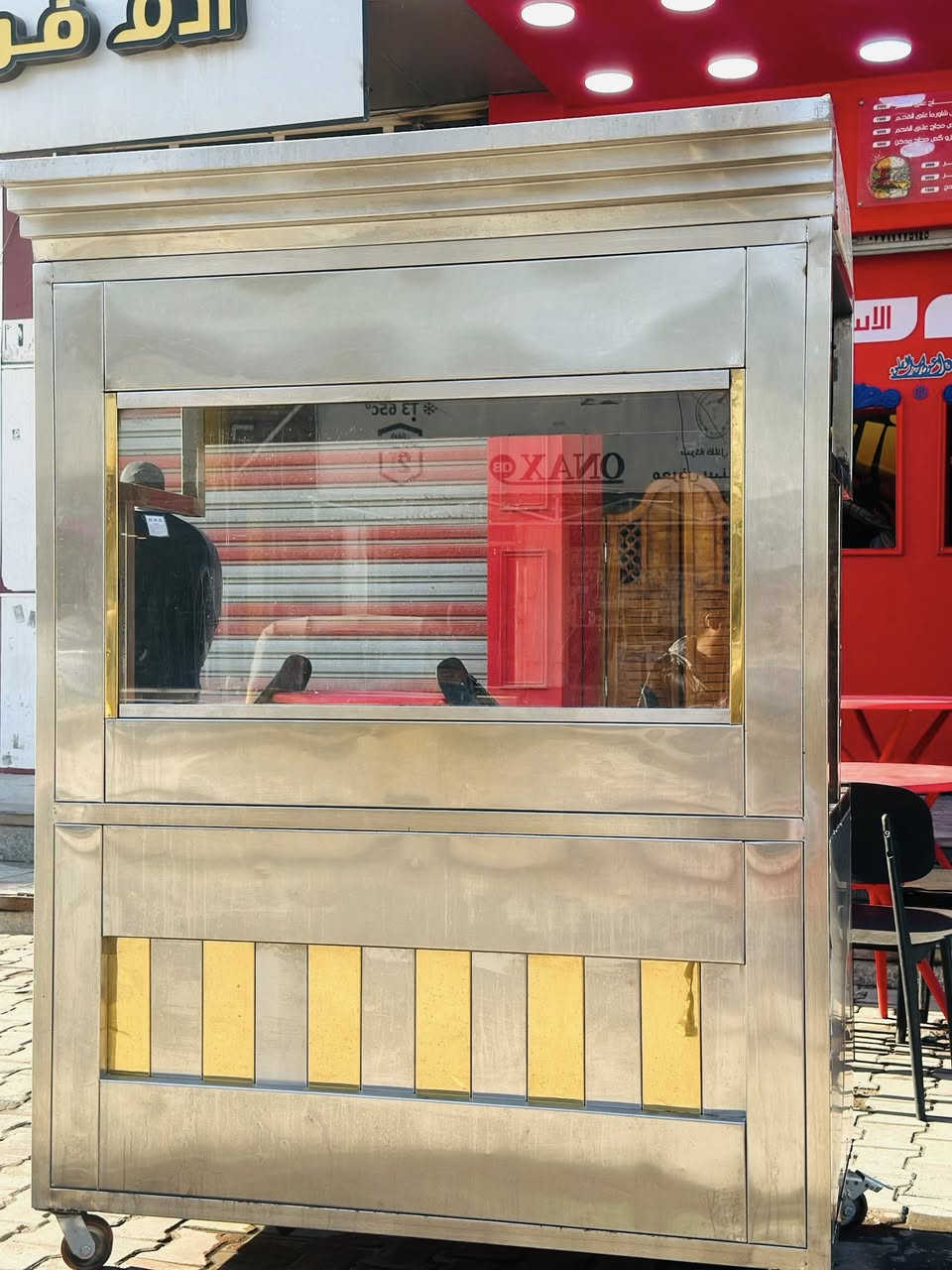 السلام عليكم  شواية گص على الفحم درجة اولى ستانلس ستيل غذائي برغي مابيهه كله كبس ولحيم مع ملحق خزن داخلي  مع شيش عدد ثنين شواية جديدة استخدام عشرين يوم فقط مع مساعد غاز  السعر ٩٥٠ مجال بسيط رقم التواصل ***********
